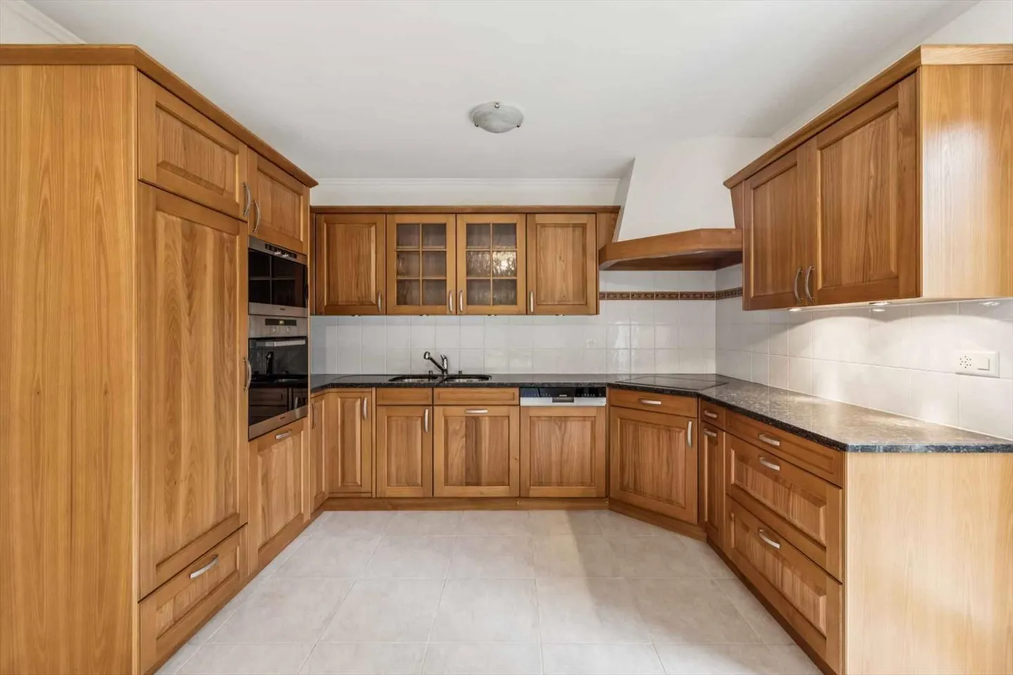 Semi-detached house for rent - Photo 4 of 10