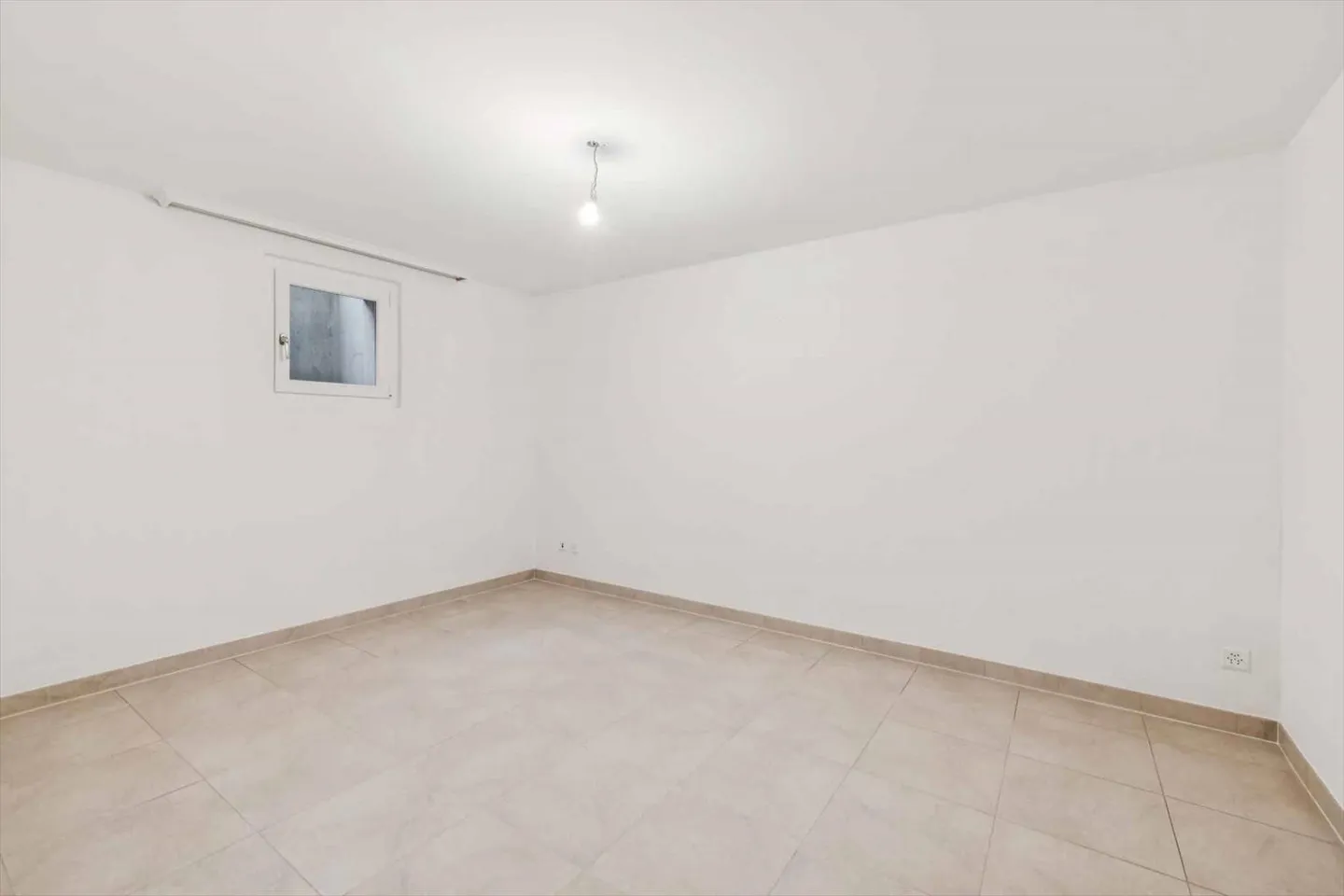 Semi-detached house for rent - Photo 10 of 10