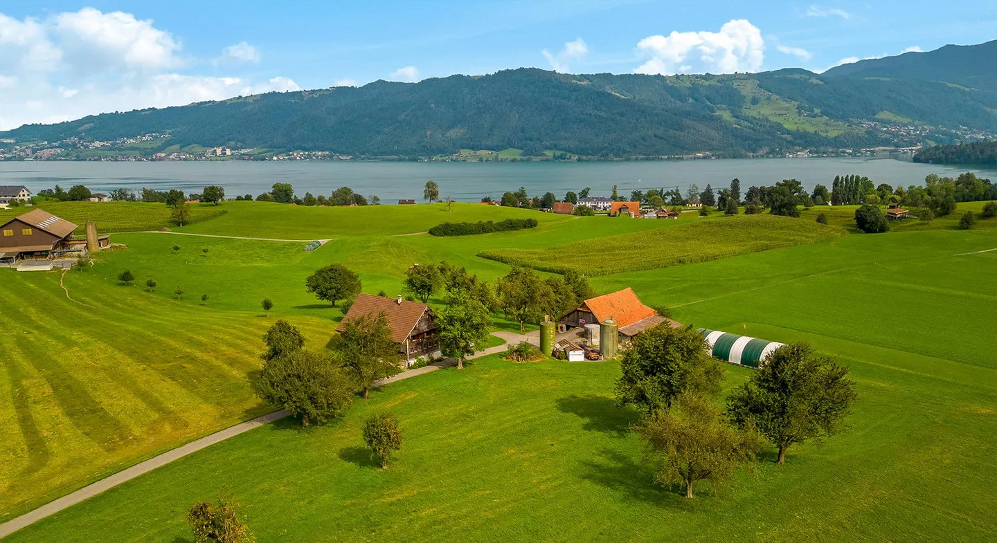 Propriété avec projet de rénovation approuvé dans un emplacement privilégié - Photo 5 sur 6