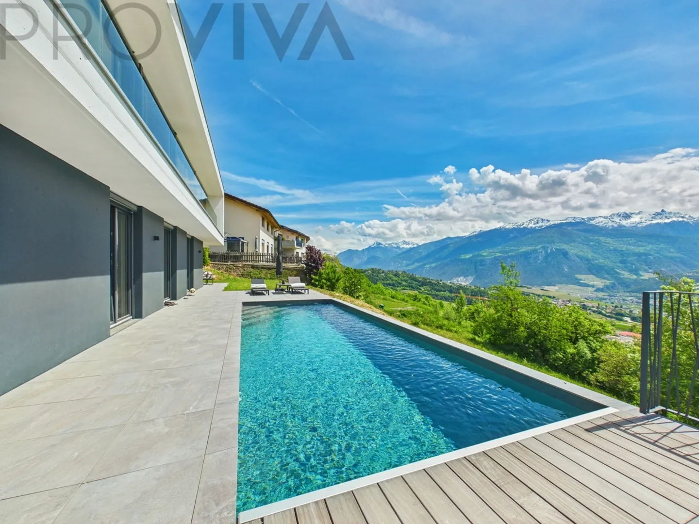 Moderne Villa mit Pool in Savièse - Foto 1 von 9