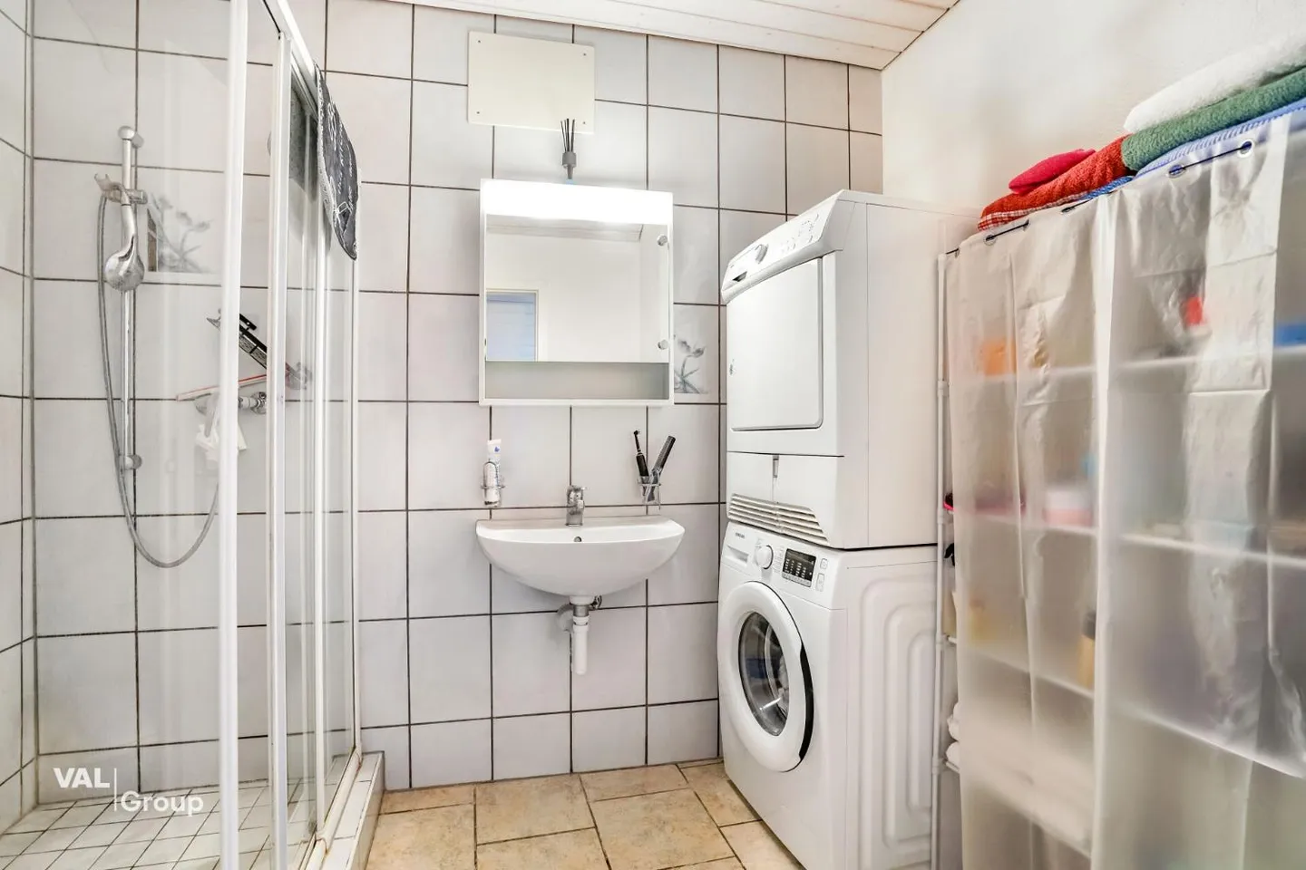 Charmante Dachwohnung - Foto 4 von 5