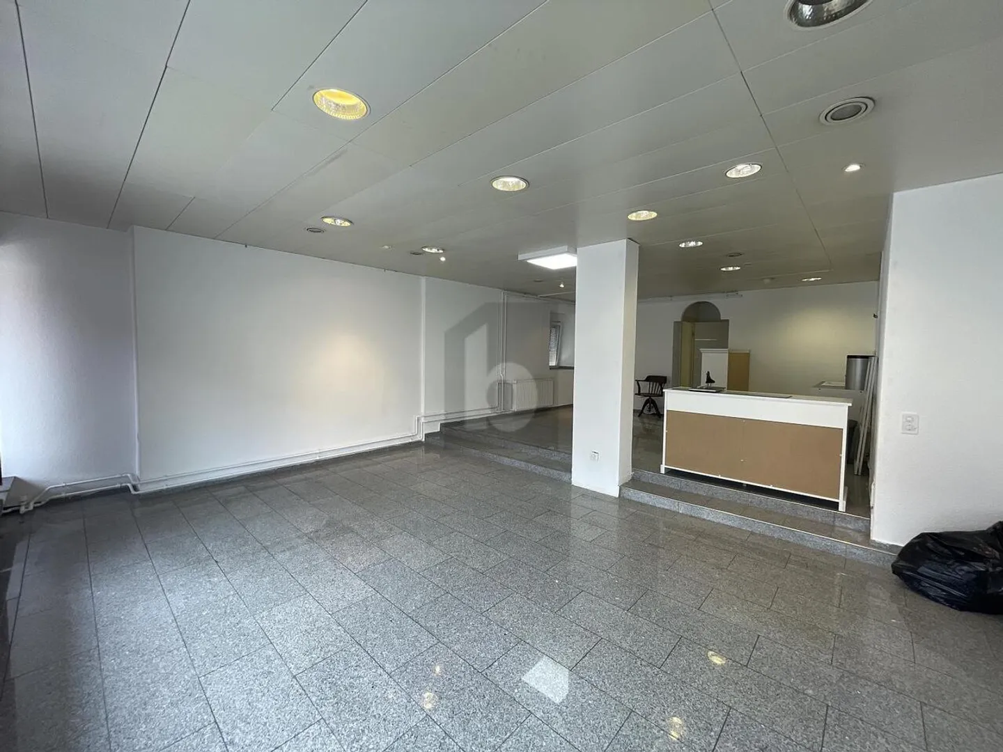 USO VERSATILE IN UNA POSIZIONE CENTRALE - Foto 3 di 6