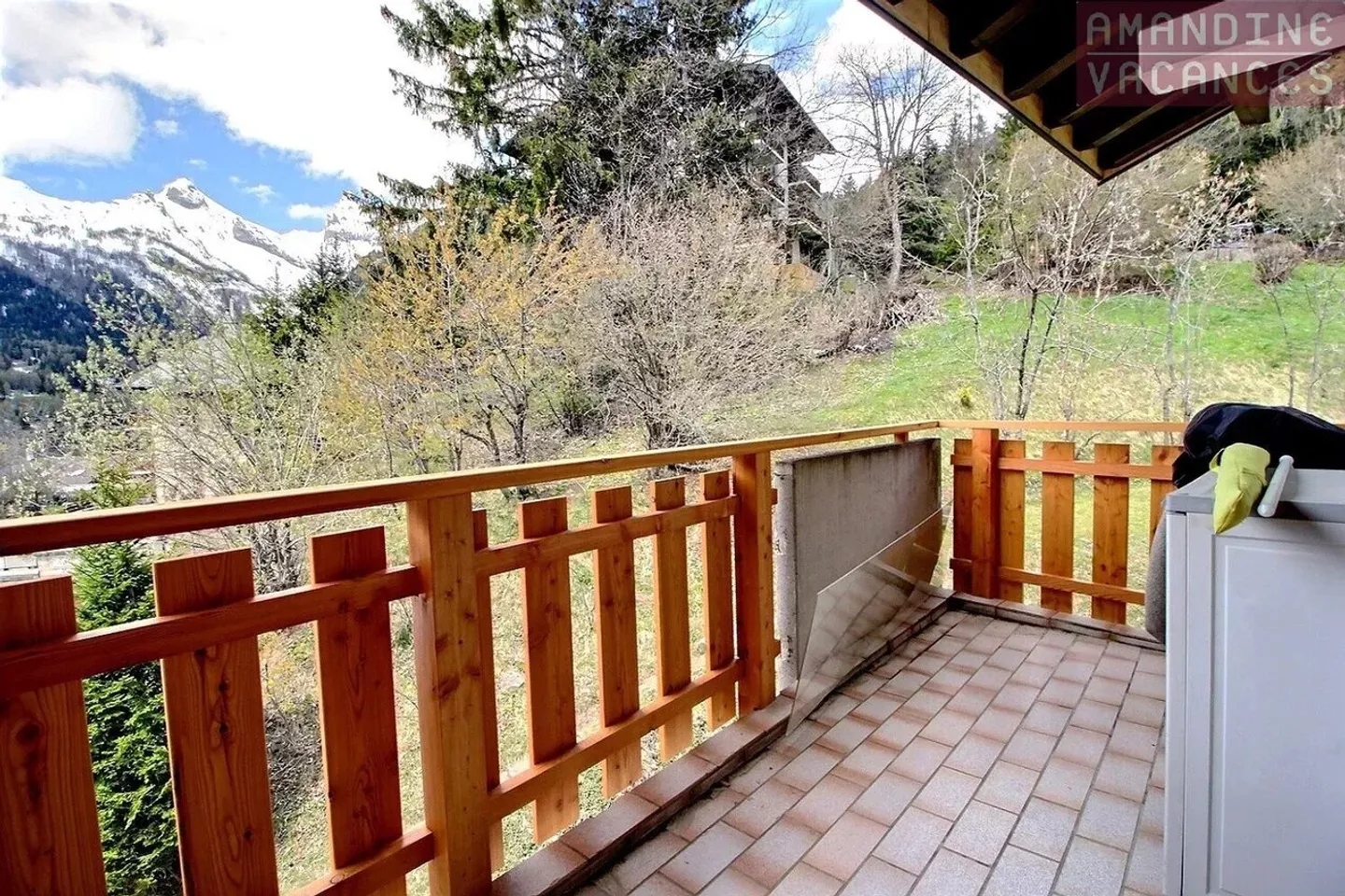 Location annuelle uniquement studio avec vue dégagée - Photo 5 sur 10