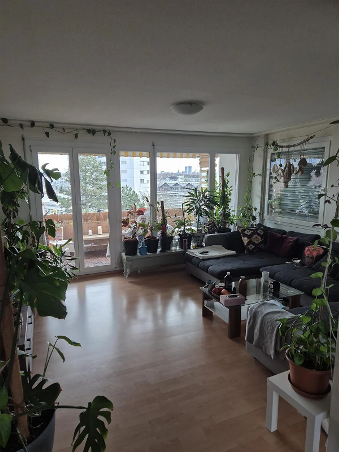 Helle 4.5 Zimmer Wohnung, zentral gelegen im Kreis 4, - Foto 1 von 8