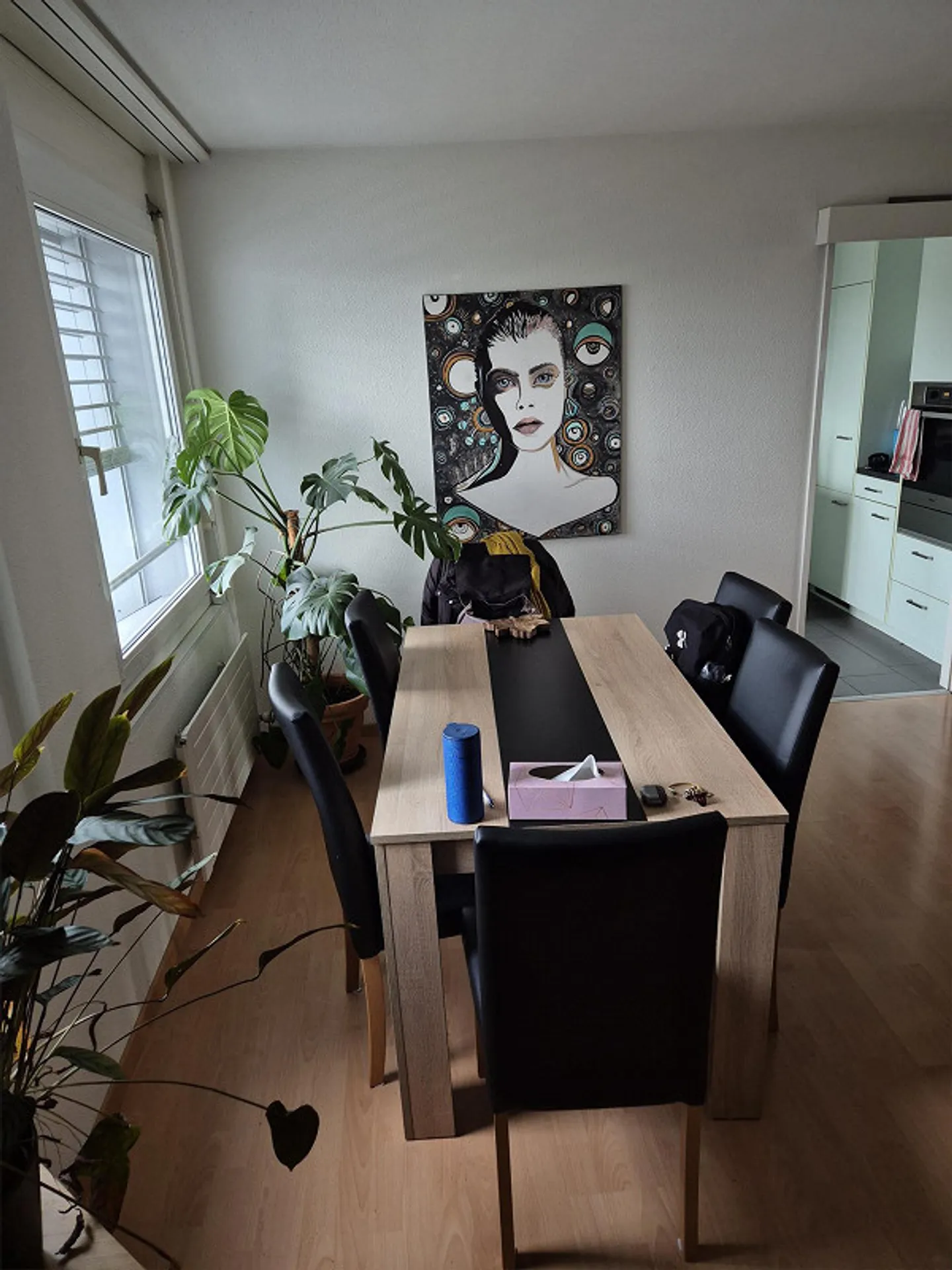 Helle 4.5 Zimmer Wohnung, zentral gelegen im Kreis 4, - Foto 2 von 8