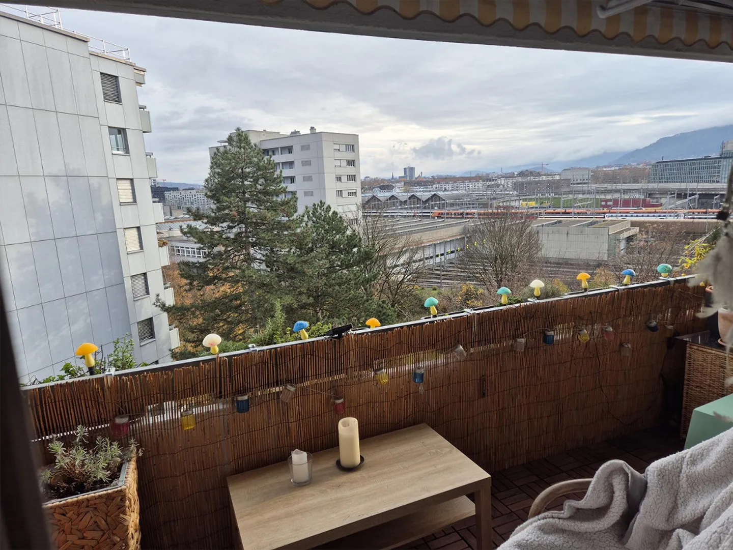 Helle 4.5 Zimmer Wohnung, zentral gelegen im Kreis 4, - Foto 3 von 8