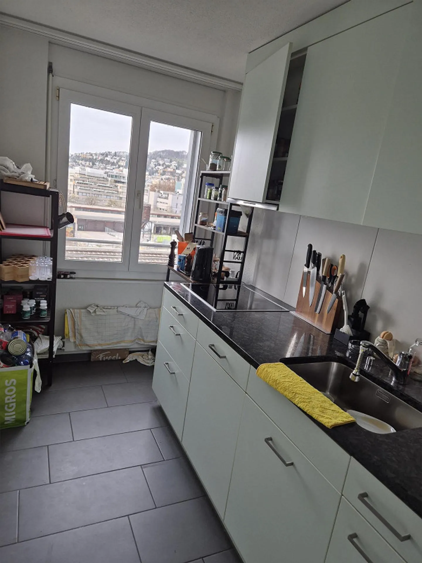 Helle 4.5 Zimmer Wohnung, zentral gelegen im Kreis 4, - Foto 4 von 8