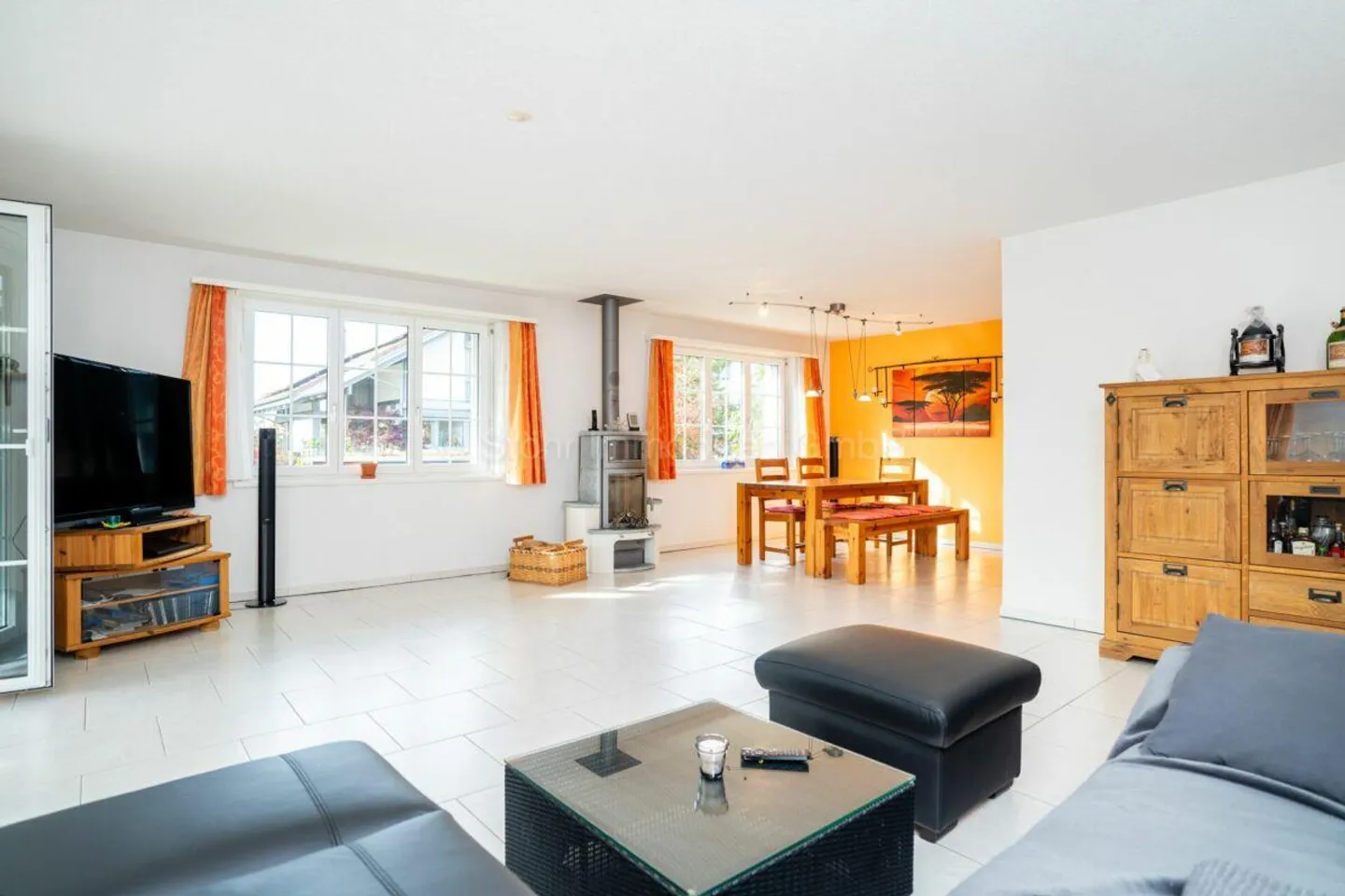 Exklusives 5.5 Zimmer EFH mit Pool - Freistehend und komfortabel - Photo 3 sur 23