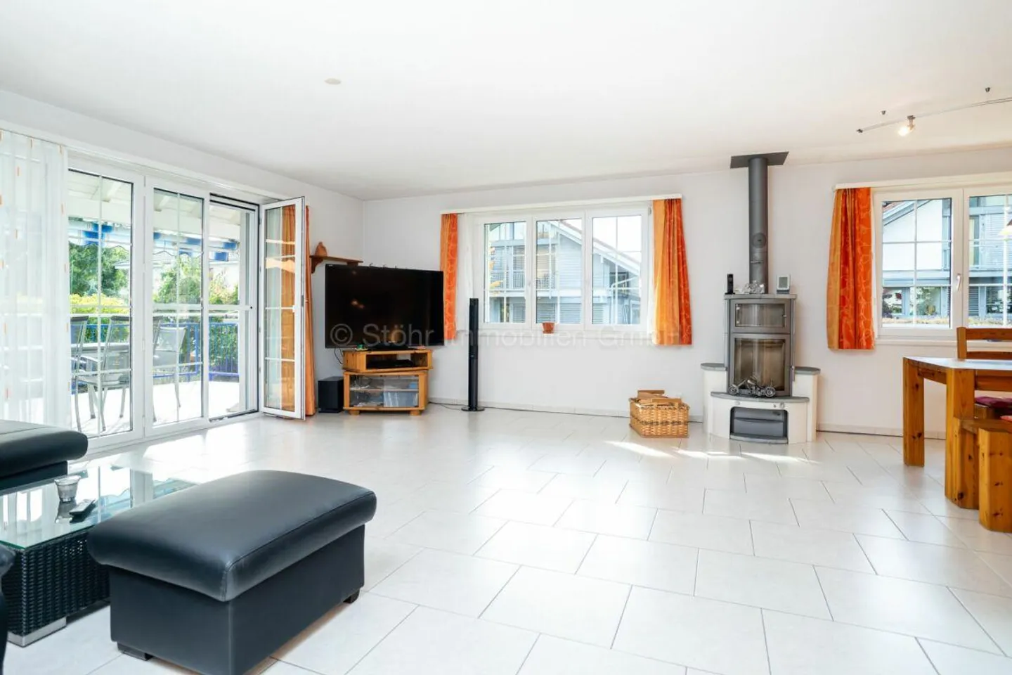 Exklusives 5.5 Zimmer EFH mit Pool - Freistehend und komfortabel - Photo 6 sur 23