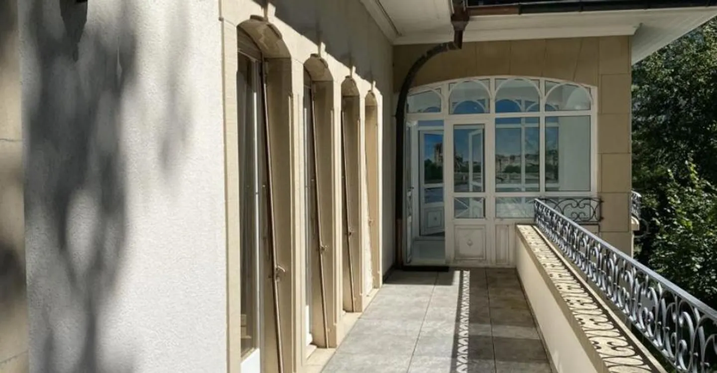 Bévilard, master house 9.5 rooms with building land - Photo 4 of 11