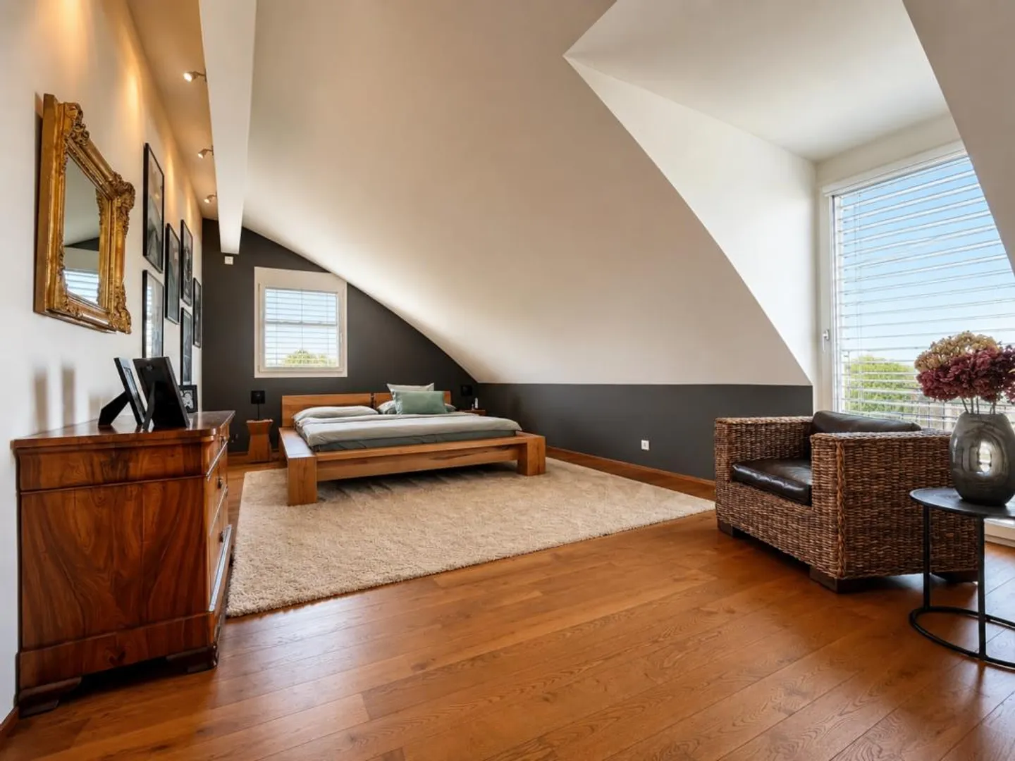Casa bifamiliare di 6,5 stanze: Dove la preziosa qualità della vita riceve una casa sicura! - Foto 9 di 13