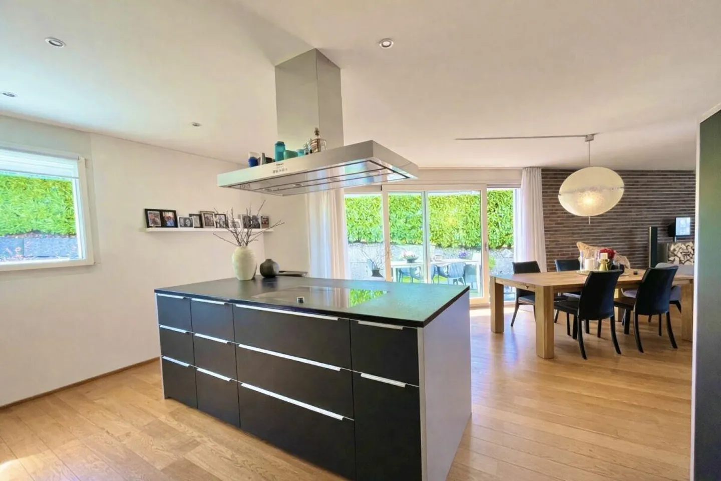 Casa bifamiliare di 6,5 stanze: Dove la preziosa qualità della vita riceve una casa sicura! - Foto 6 di 13