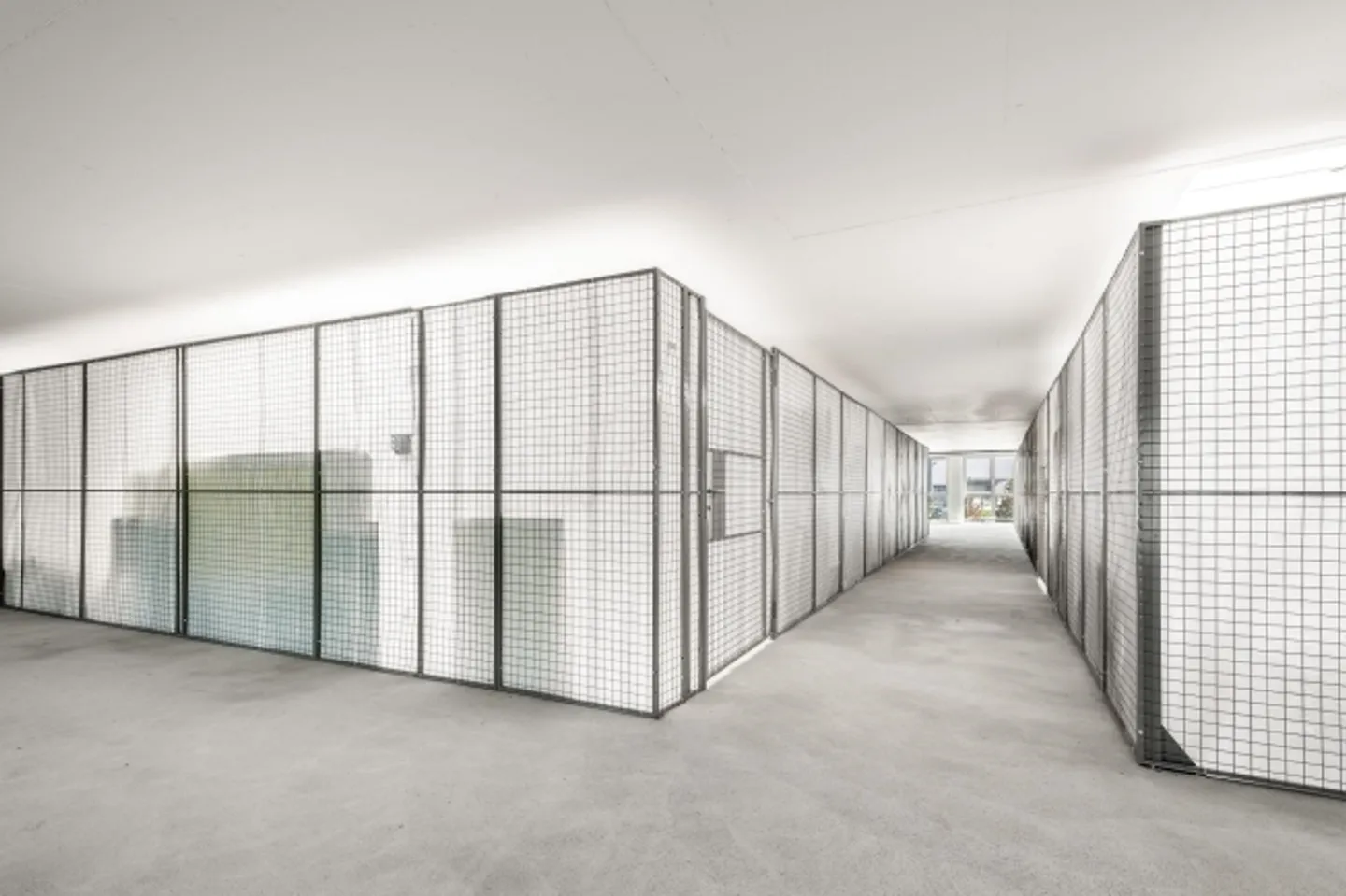 Spazio di stoccaggio di circa 90 m2 / Ascensore per merci disponibile - Foto 2 di 3