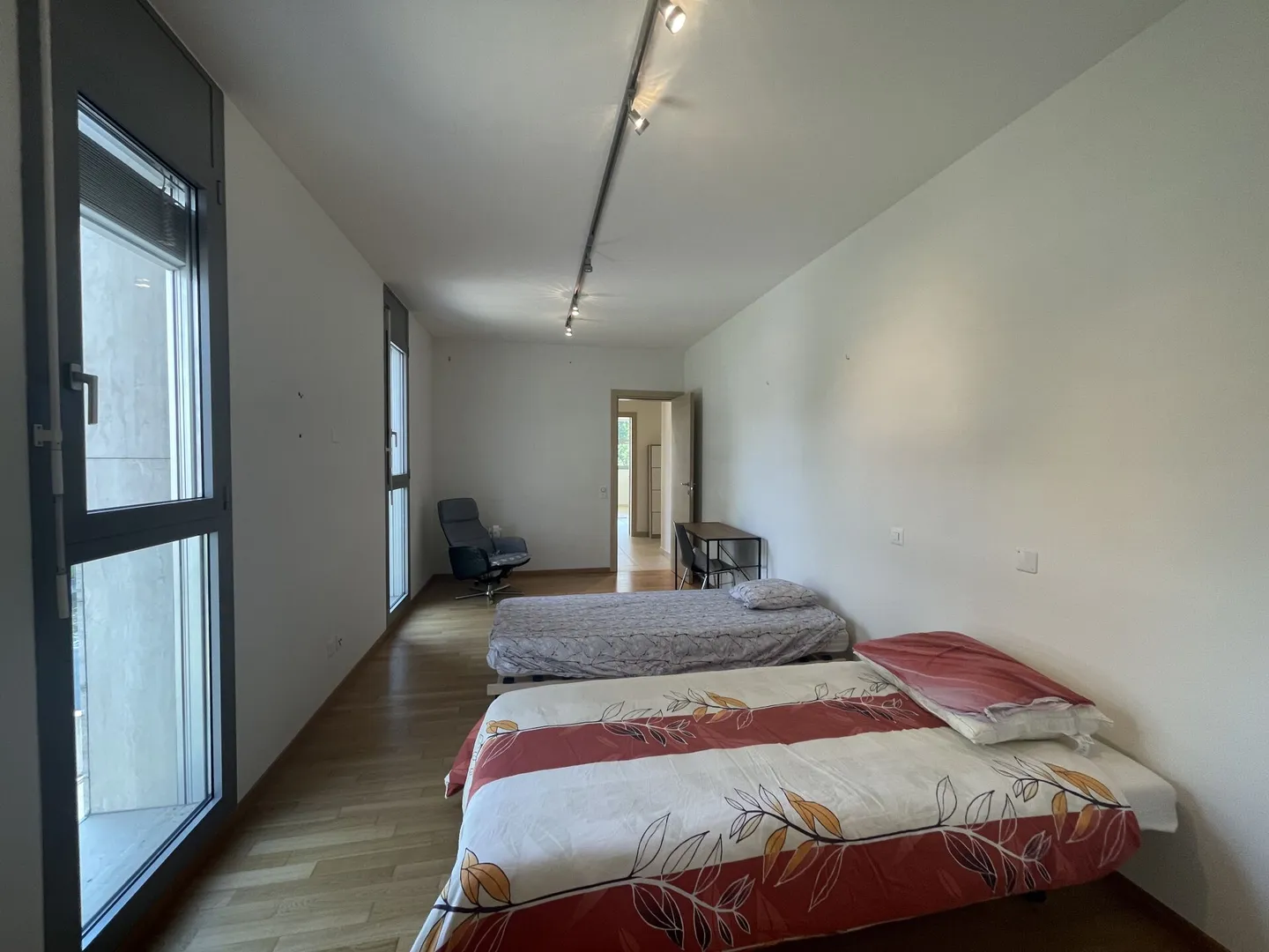 LUGANO CASSARATE I SPACIOUS 2.5 I 2 BATHROOMS I AREA HOSPITAL ITALIAN - Photo 8 of 11