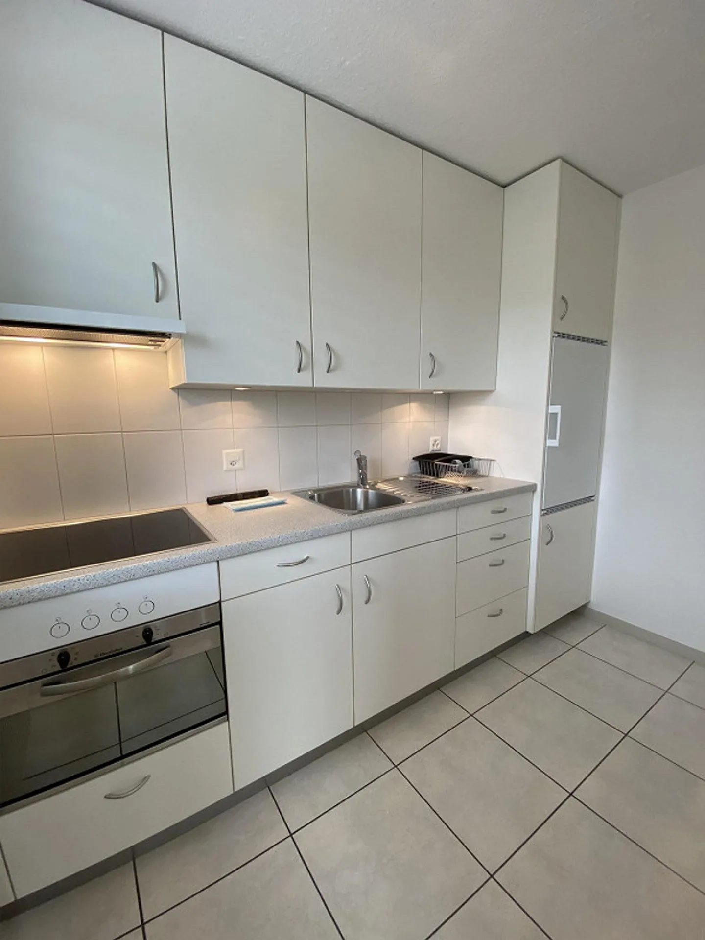 Appartement 1.5 pièces à Muri près de Berne avec balcon, garage et terrasse sur le toit - Photo 3 sur 5