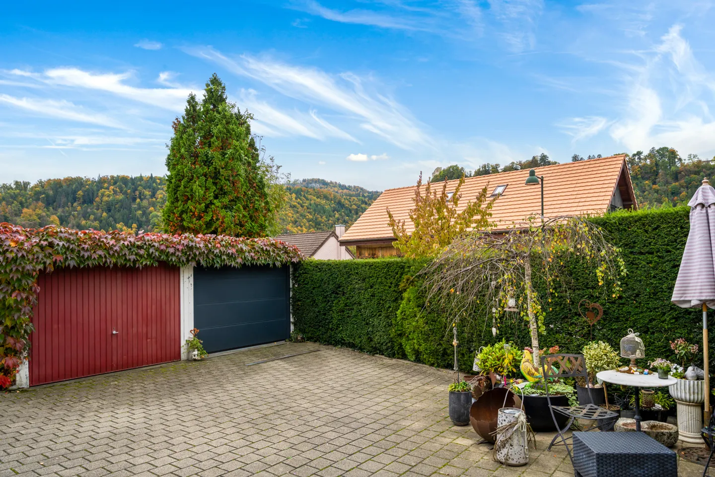 Incantevole maisonette di 3,5 stanze con carattere e vista - Foto 12 di 14