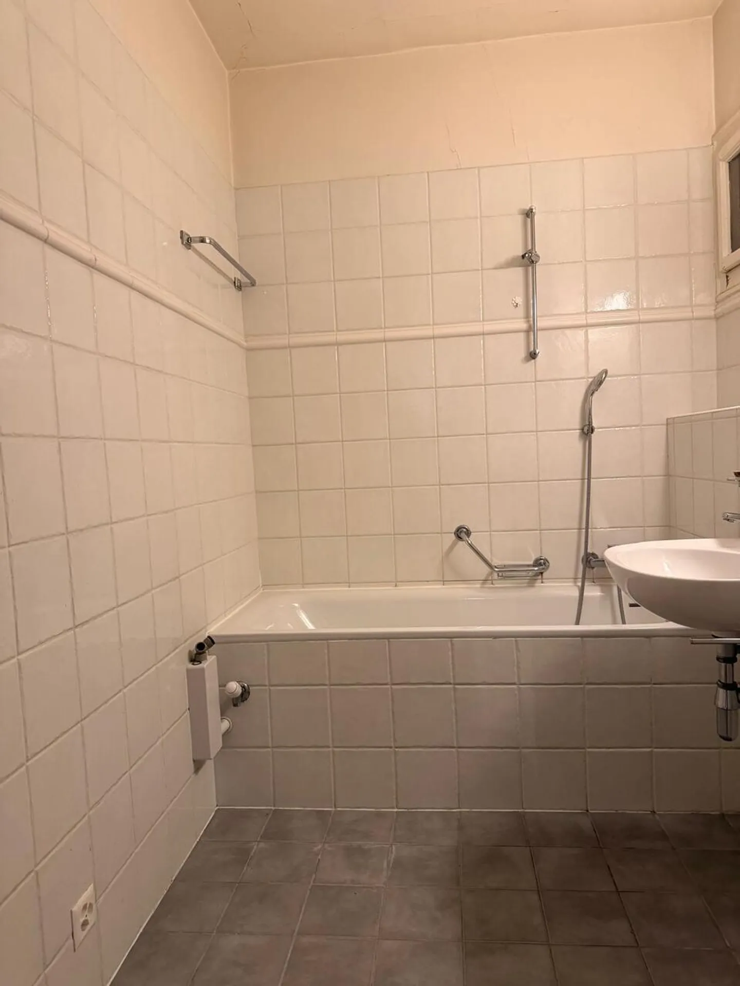Charming 4.5-room apartment with balcony in Champel - Photo 7 of 10