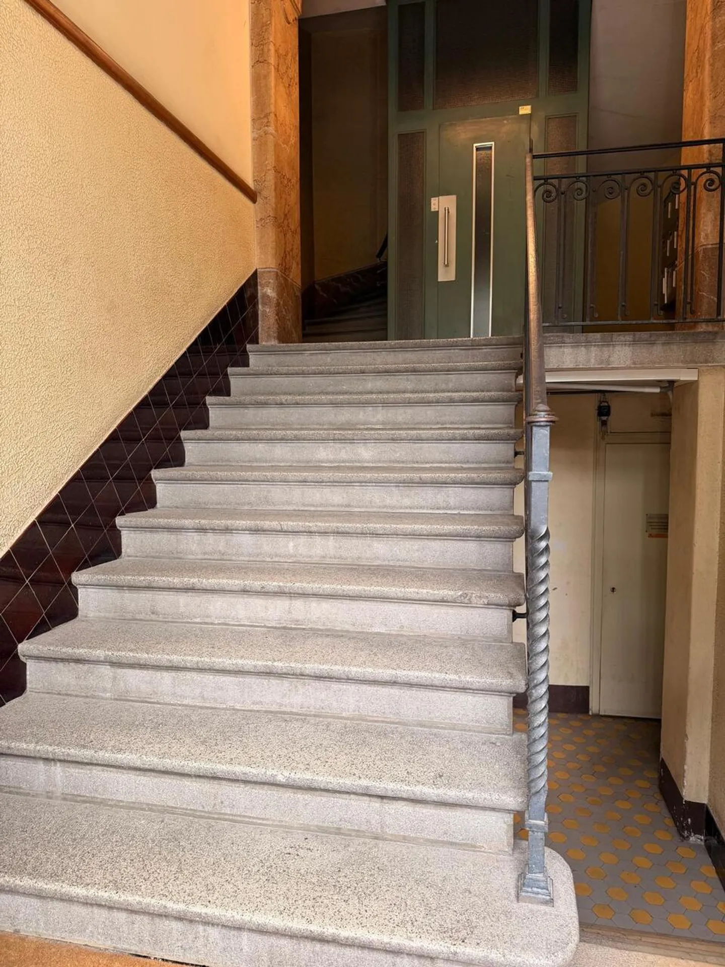 Charming 4.5-room apartment with balcony in Champel - Photo 10 of 10