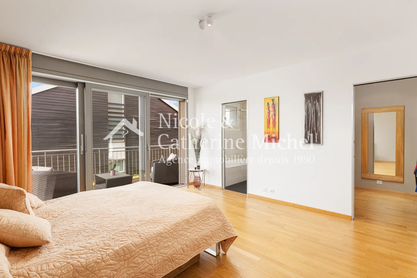 Moderne Eckvilla, 5 Schlafzimmer, schöne Volumen, nahe Genf - Foto 7 von 12