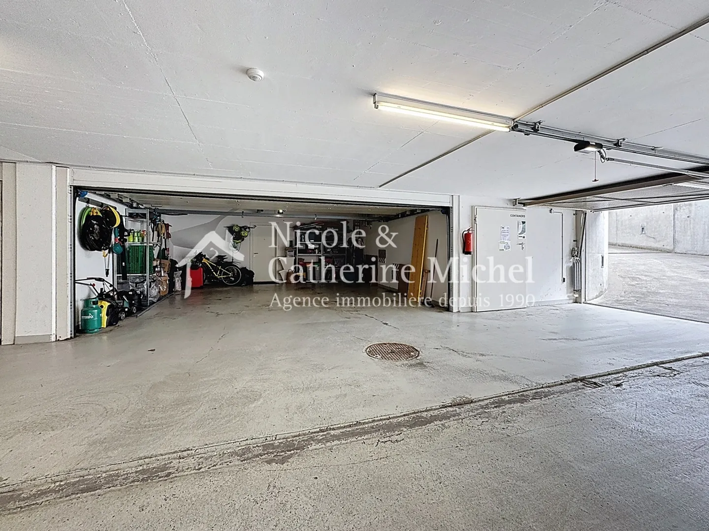 Moderne Eckvilla, 5 Schlafzimmer, schöne Volumen, nahe Genf - Foto 11 von 12