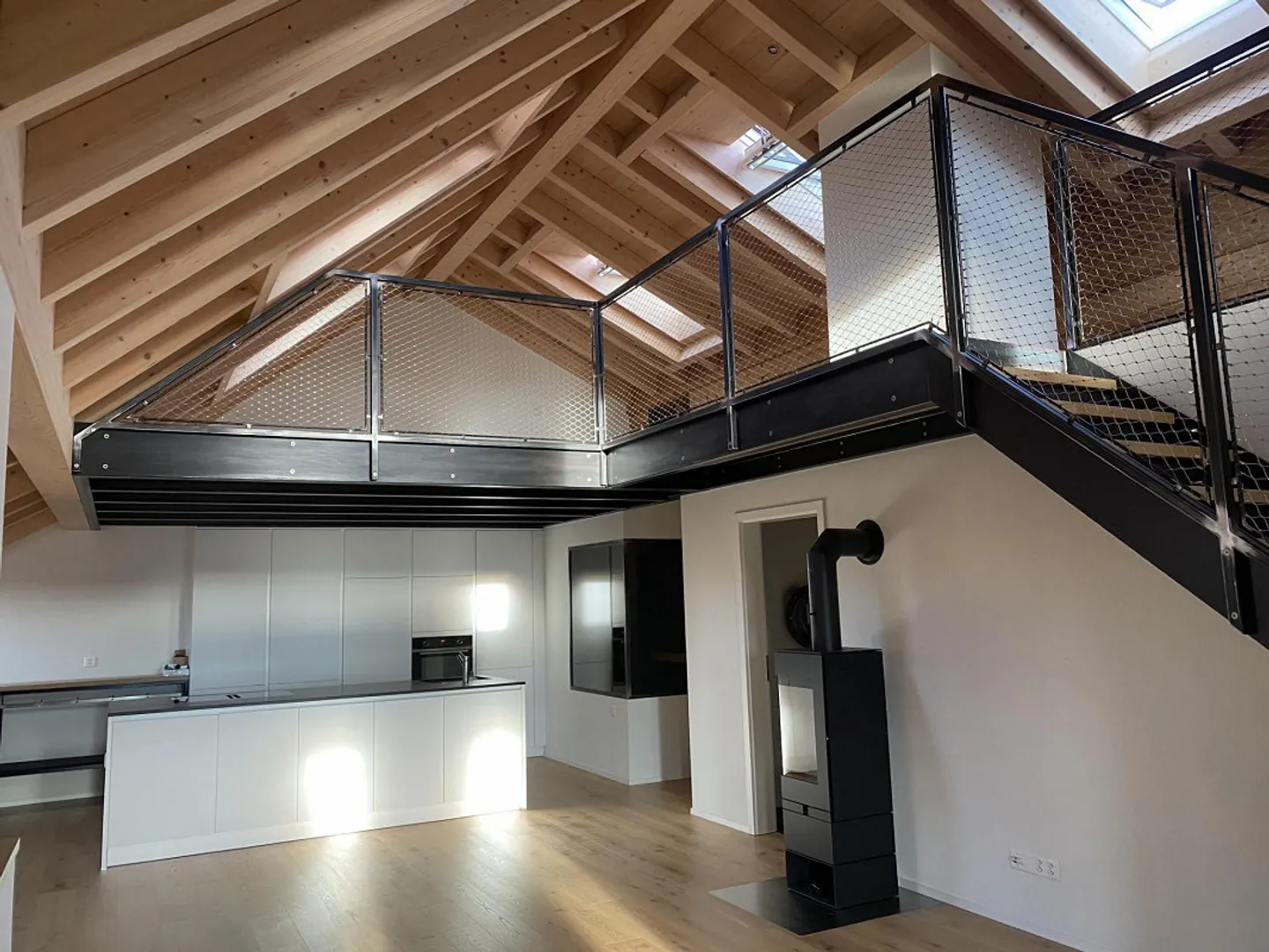 Wunderschöne 3.5-Zimmer-Maisonette-Wohnung - Foto 2 von 7