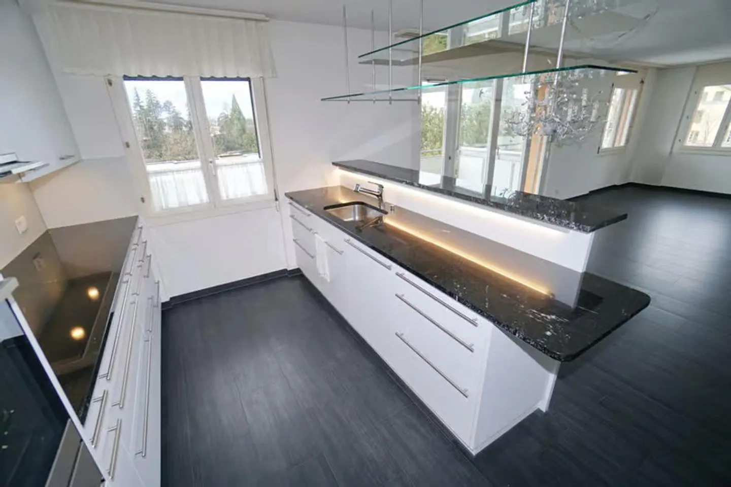 Geräumige Wohnung in Thun - Foto 3 von 13