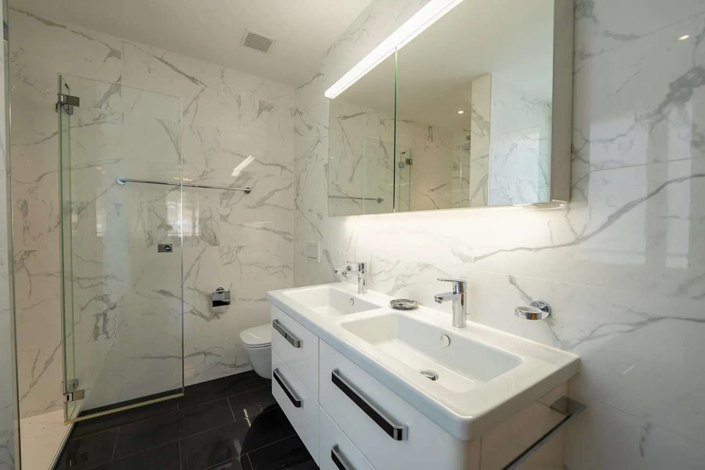 Appartamento familiare di 4,5 locali con vista sul lago - Foto 4 di 7