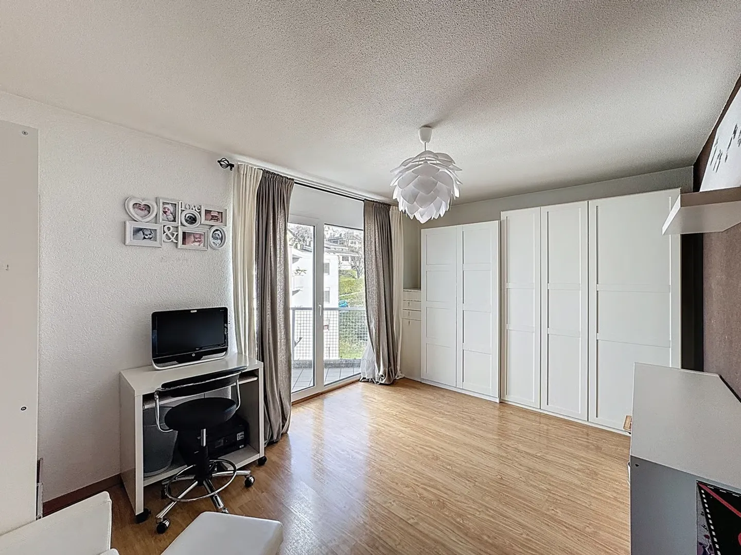 Penthouse-Wohnung mit 5.5 Zimmern, zwei Terrassen und zwei Balkonen - Photo 9 sur 13