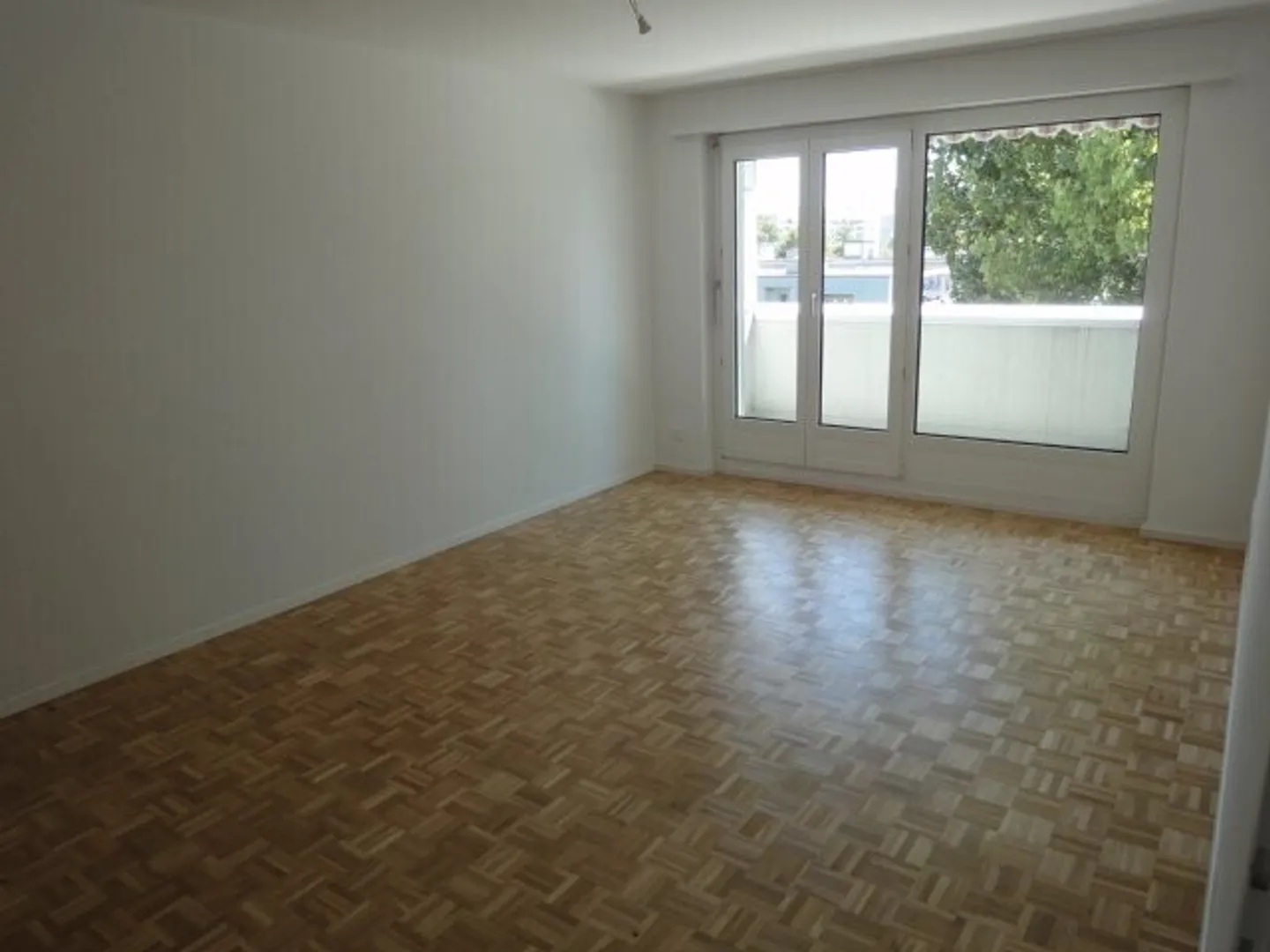 Apartment for rent - Photo 4 of 8
