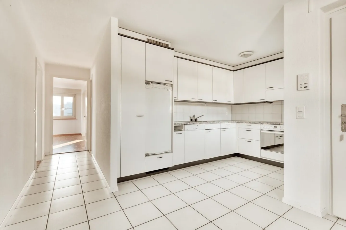 Apartment for rent - Photo 3 of 8