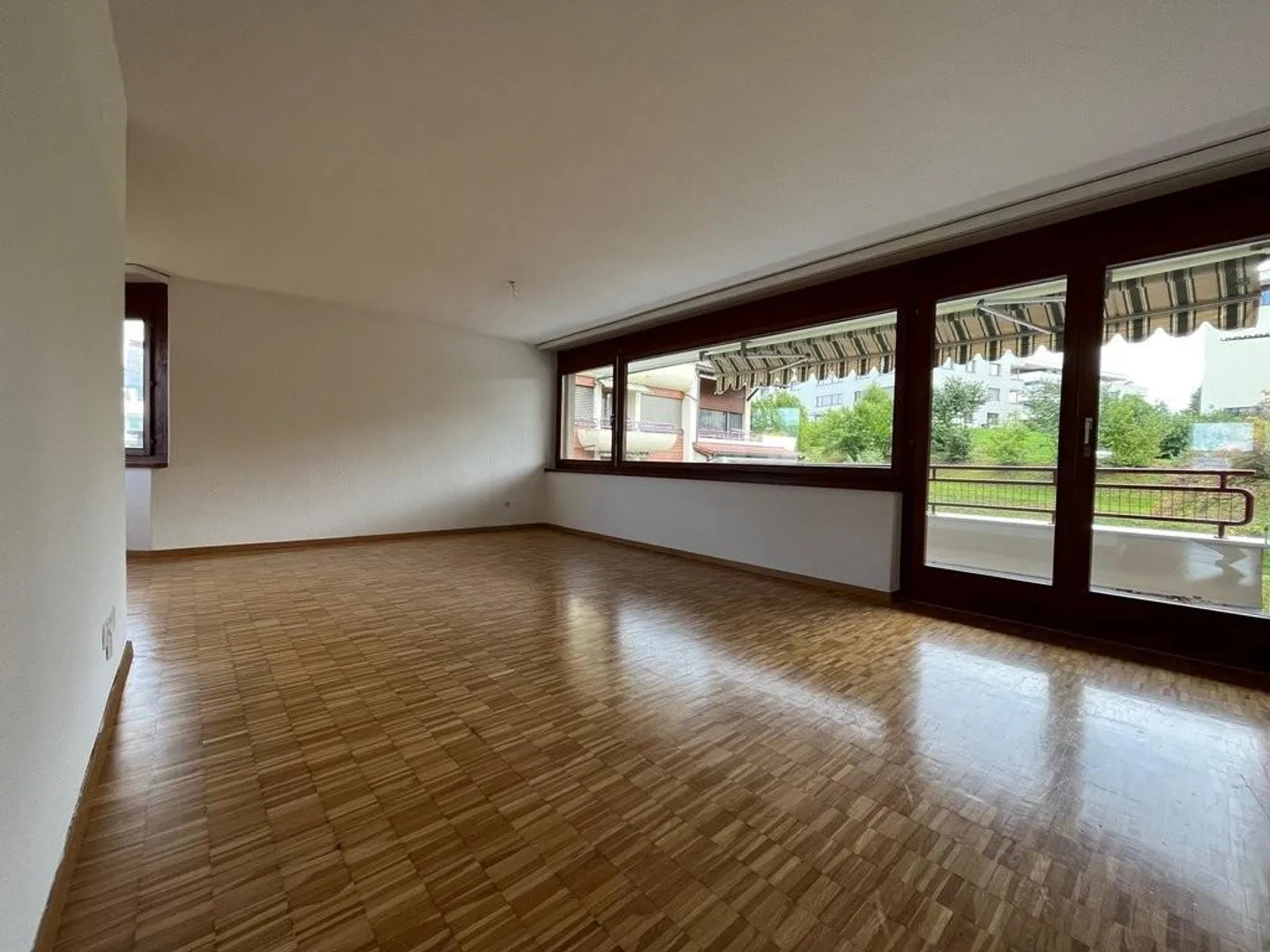 Familienfreundliche 4.5 Zimmerwohnung mit grossem Balkon - Foto 1 von 6