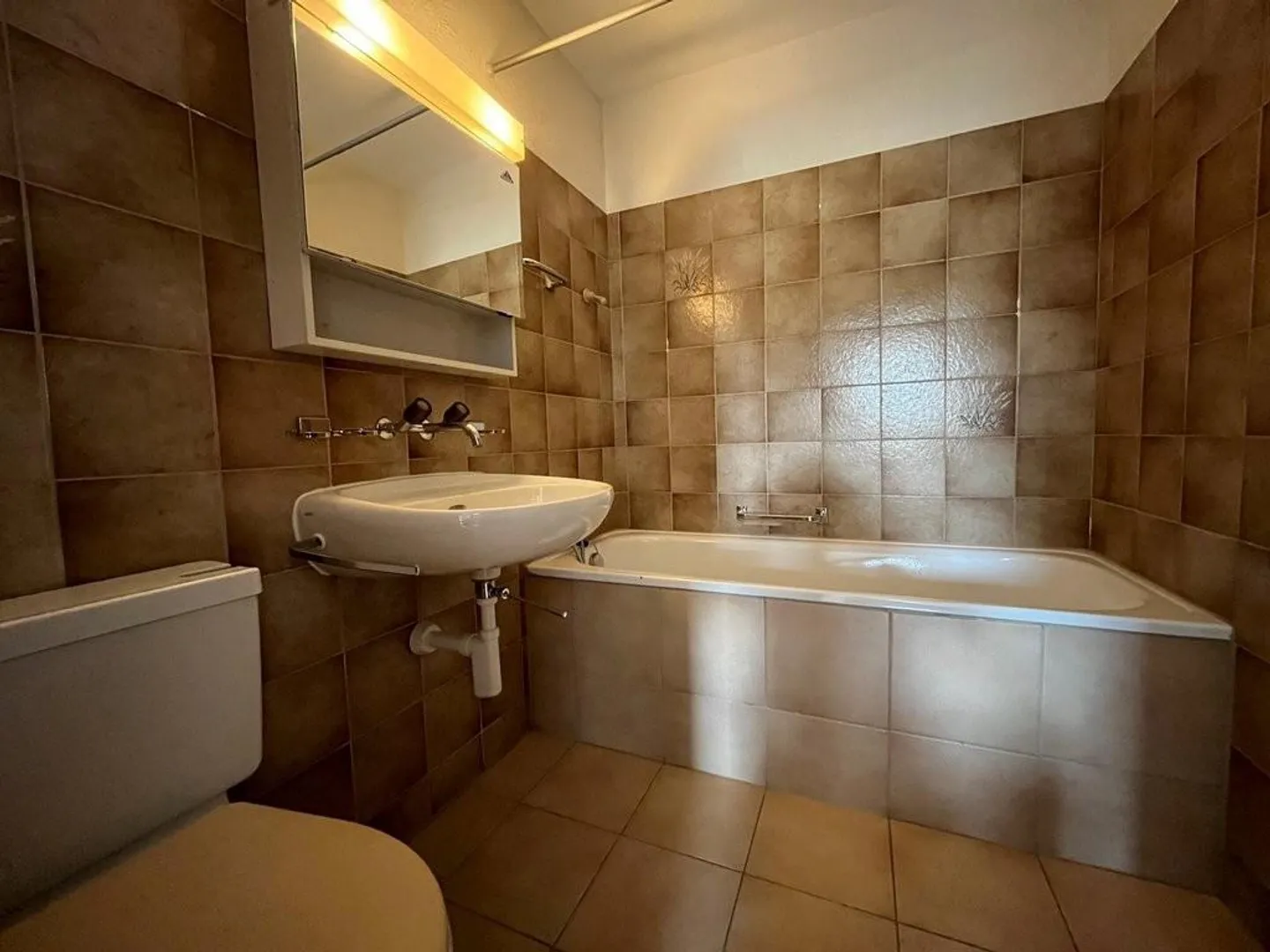 Familienfreundliche 4.5 Zimmerwohnung mit grossem Balkon - Foto 5 von 6