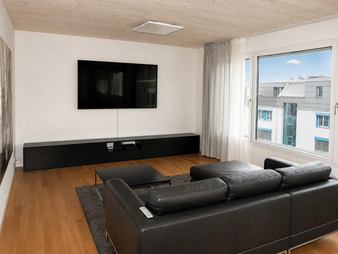 Appartement sous les toits lumineux à Glattbrugg - Photo 3 sur 9