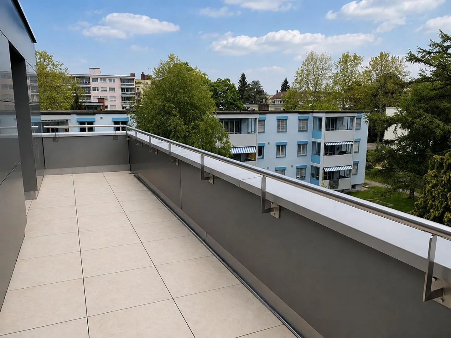 Appartement sous les toits lumineux à Glattbrugg - Photo 7 sur 9