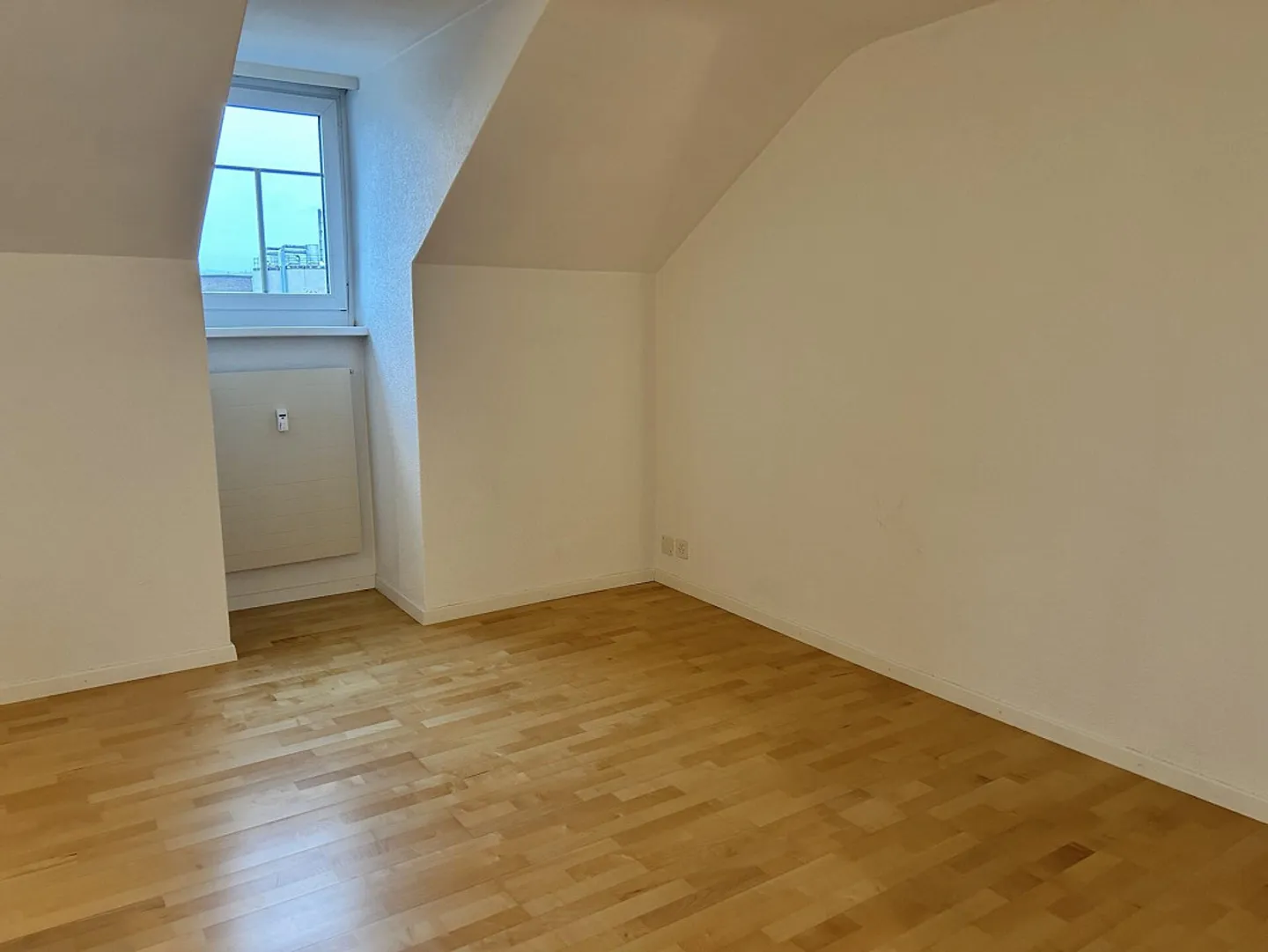 Charmante Dachwohnung in Arbon - Foto 4 von 7