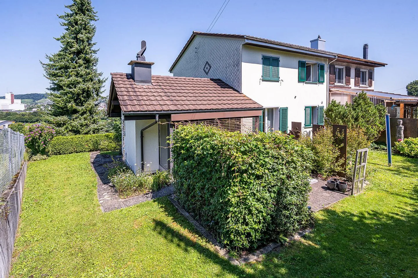 Live where peace and security are at home - Photo 7 of 21