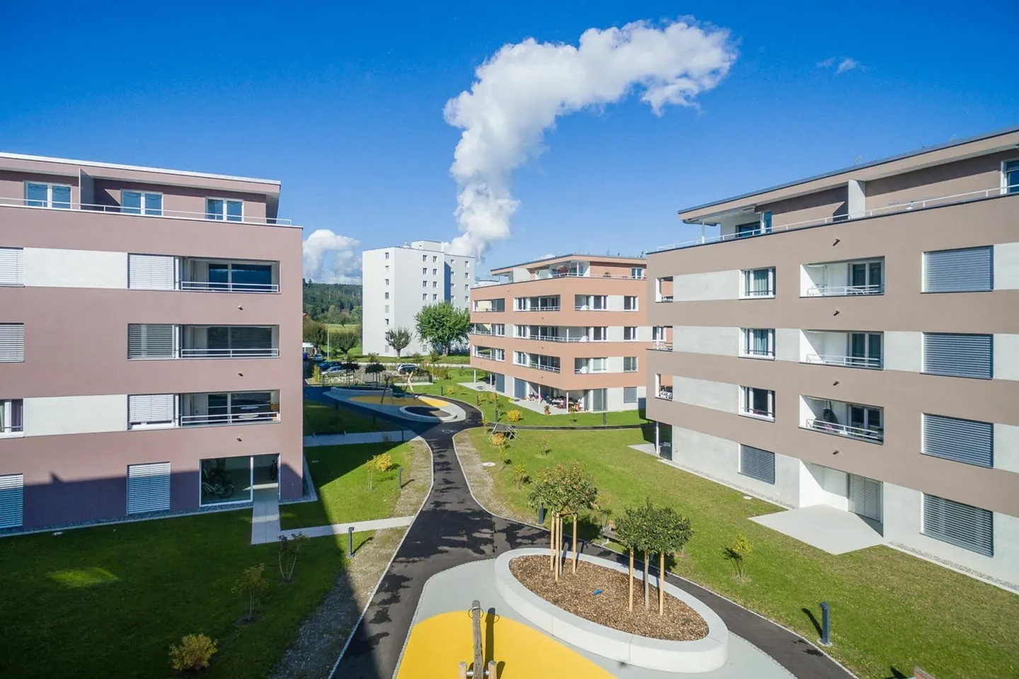 Charming 2.5 Room Apartment - Photo 1 of 7