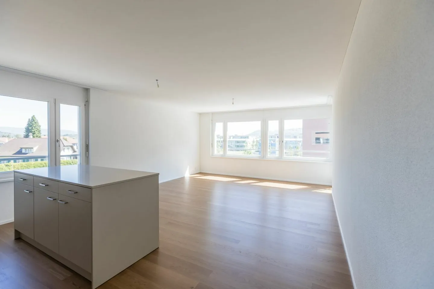 Charming 2.5 Room Apartment - Photo 5 of 7