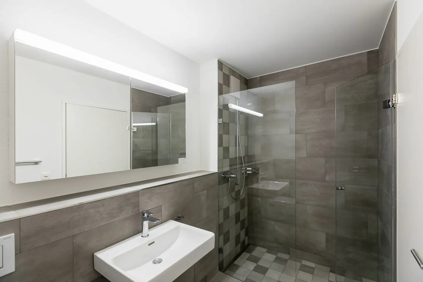 Charming 2.5 Room Apartment - Photo 7 of 7