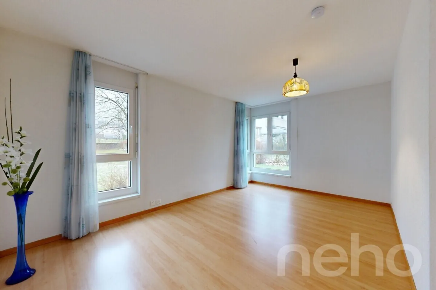 Spacious and well-maintained garden apartment in a quiet location - Photo 8 of 12