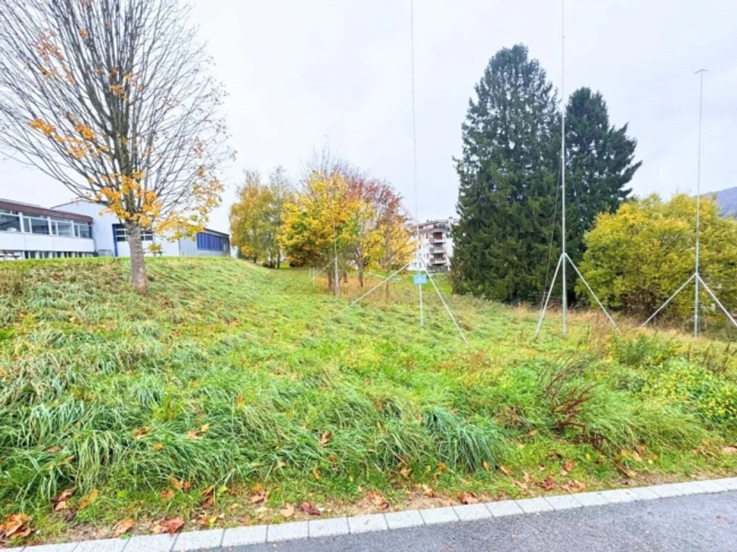 Exceptional building land with approved project for 11 contemporary apartments in Reconvilier (Jura bernois) - Photo 8 of 10