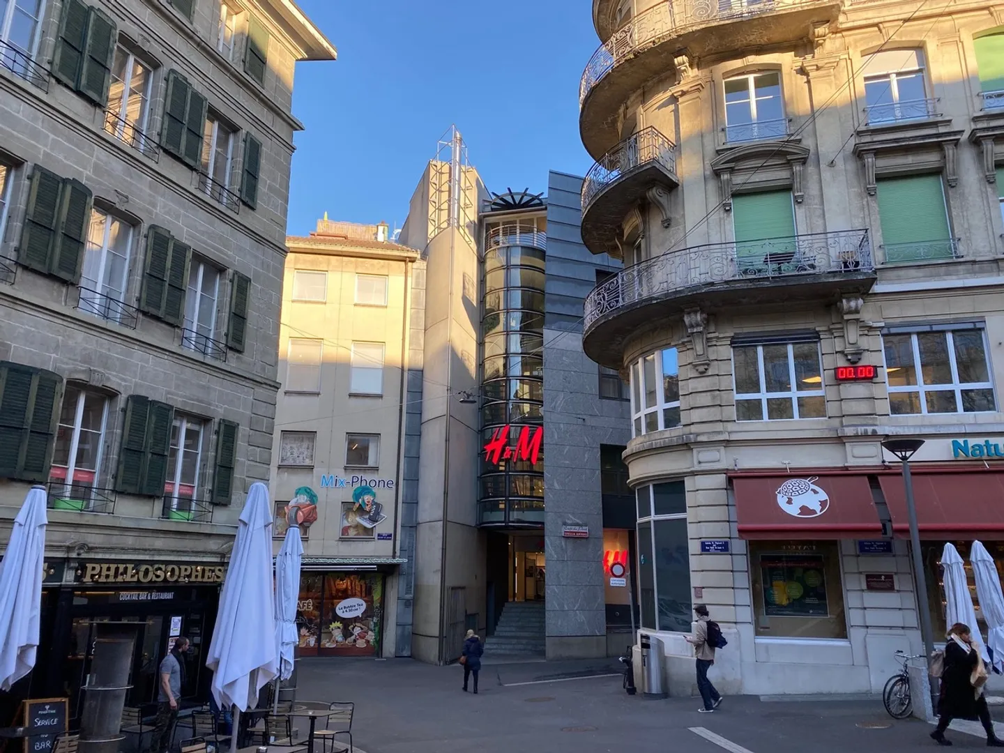 Helle, geräumige Wohnung im Stadtzentrum von Lausanne! - Foto 2 von 4