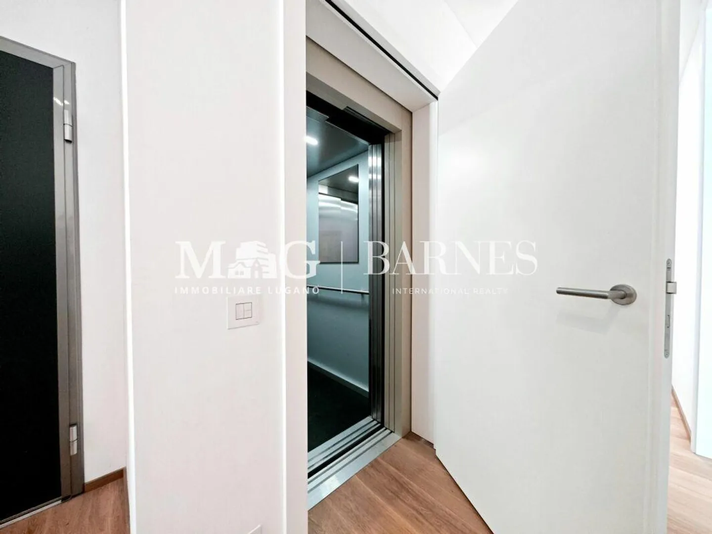 Lugano - Carona: Attic 5.5 rooms, 266 m², large terrace with view... - Photo 8 of 13