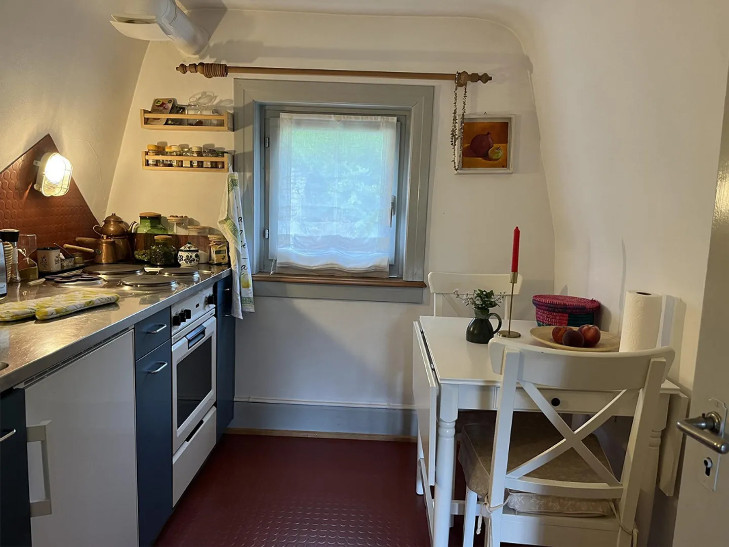 Appartamento mansardato con 2 camere vicino al centro della città di Sciaffusa - Foto 3 di 6