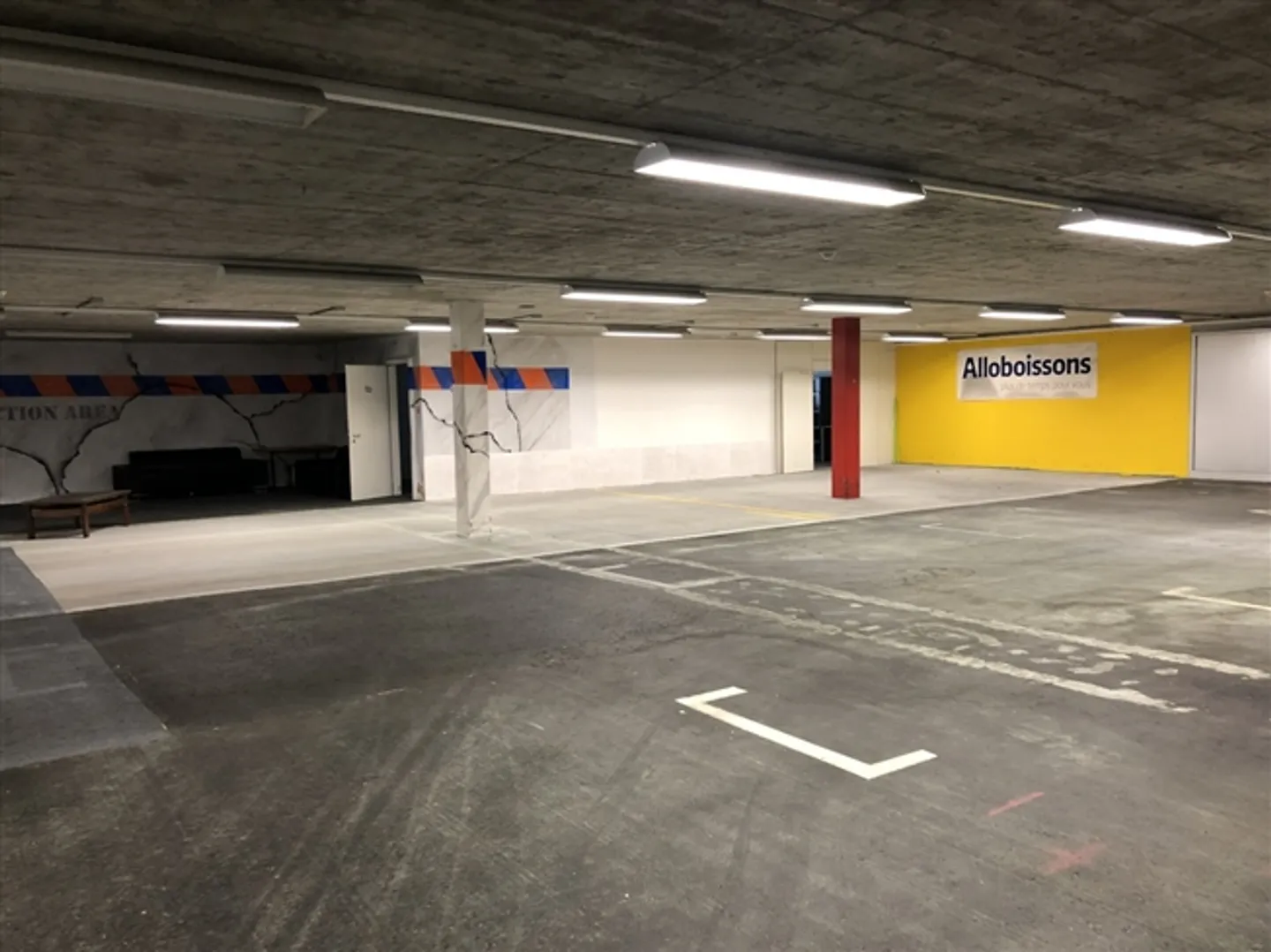 Dépôt d'environ 2100 m2 - Bonne connexion - Près des commodités - Photo 1 sur 4