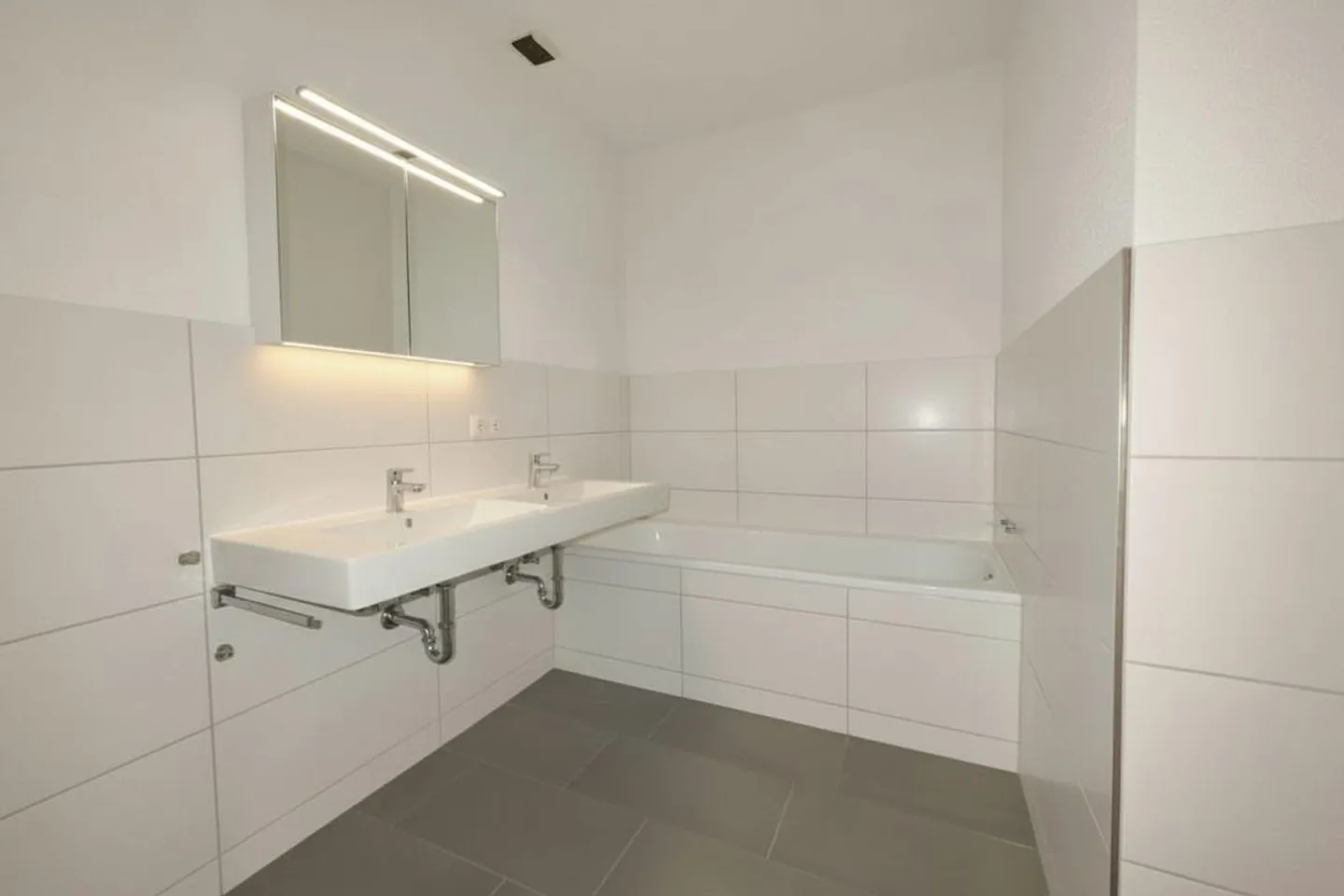 Appartement spacieux avec touche moderne dans le quartier de Herblingen - Photo 8 sur 12