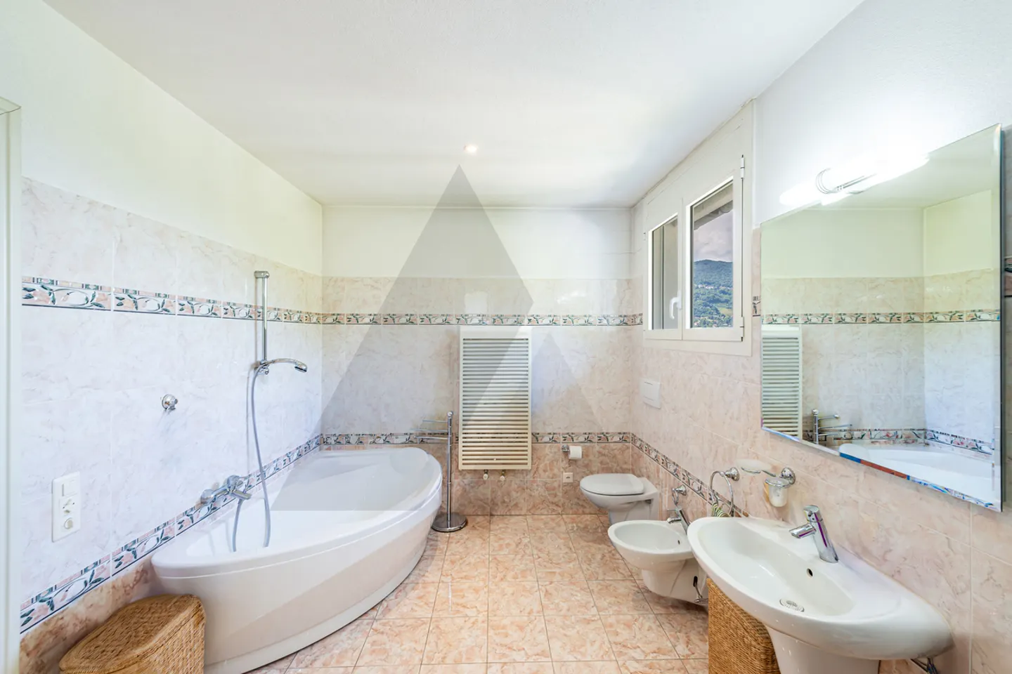 Villa Elegante con Vista Lago - Foto 7 di 13