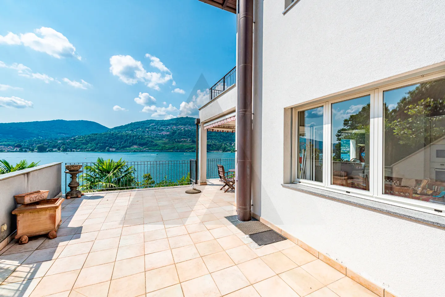 Villa Elegante con Vista Lago - Foto 12 di 13