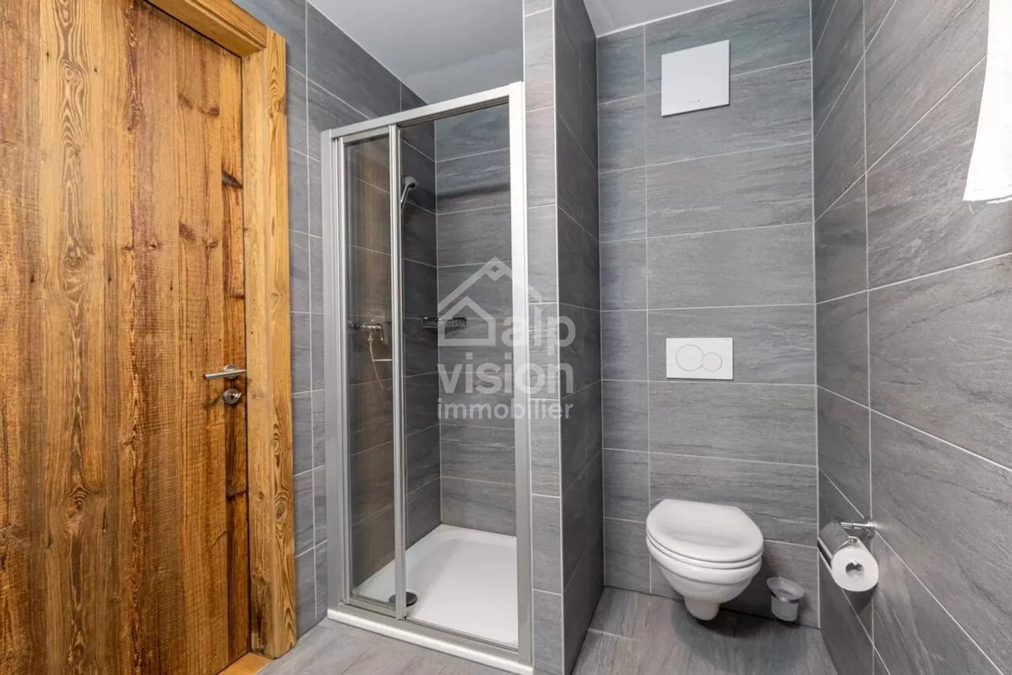 SPLENDIDE DUPLEX DE 5,5 CHAMBRES SKI IN/SKI OUT CENTRE STATION - Photo 11 sur 13