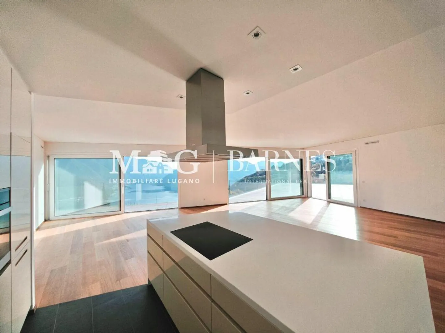 «Lugano - Carona 5,5-Zimmer-Penthouse, 266 m², große Terrasse mit Seeblick» - Foto 5 von 13